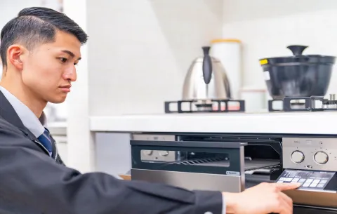 点火・燃焼状態をチェックしている写真